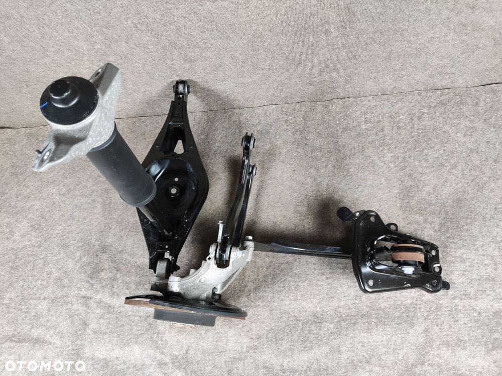 VOLVO XC40 2.0T T4 17-21r Zwrotnica Piasta Wahacz Zawieszenie Tył Prawy - 2
