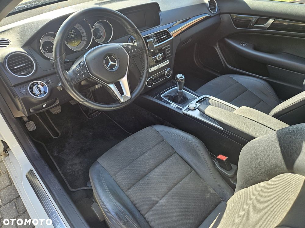 Mercedes-Benz Klasa C 220 CDI Edition - 9