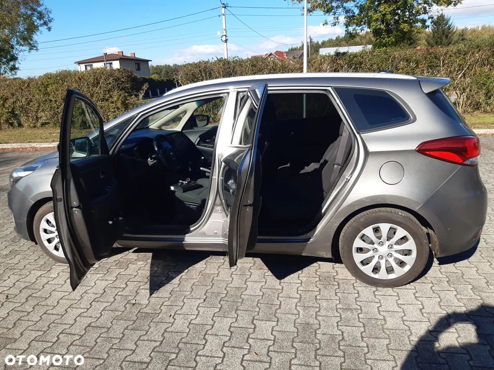Kia Carens 1.7 CRDi 115 Dream Team Edition - 9