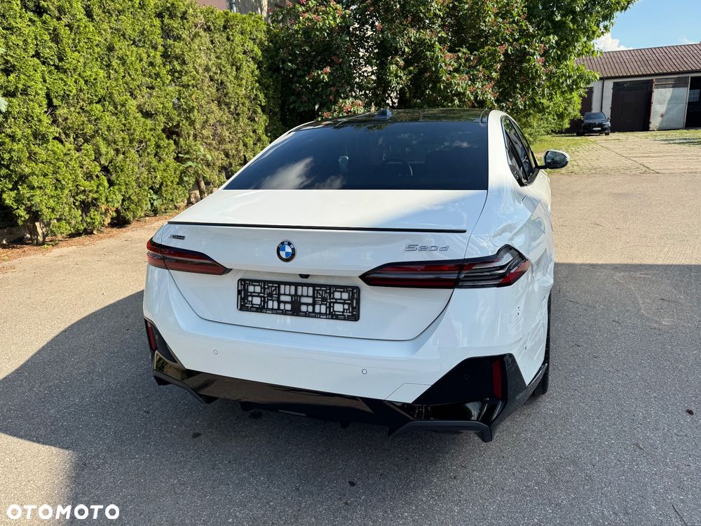 BMW Seria 5 520d xDrive mHEV M Sport - 38