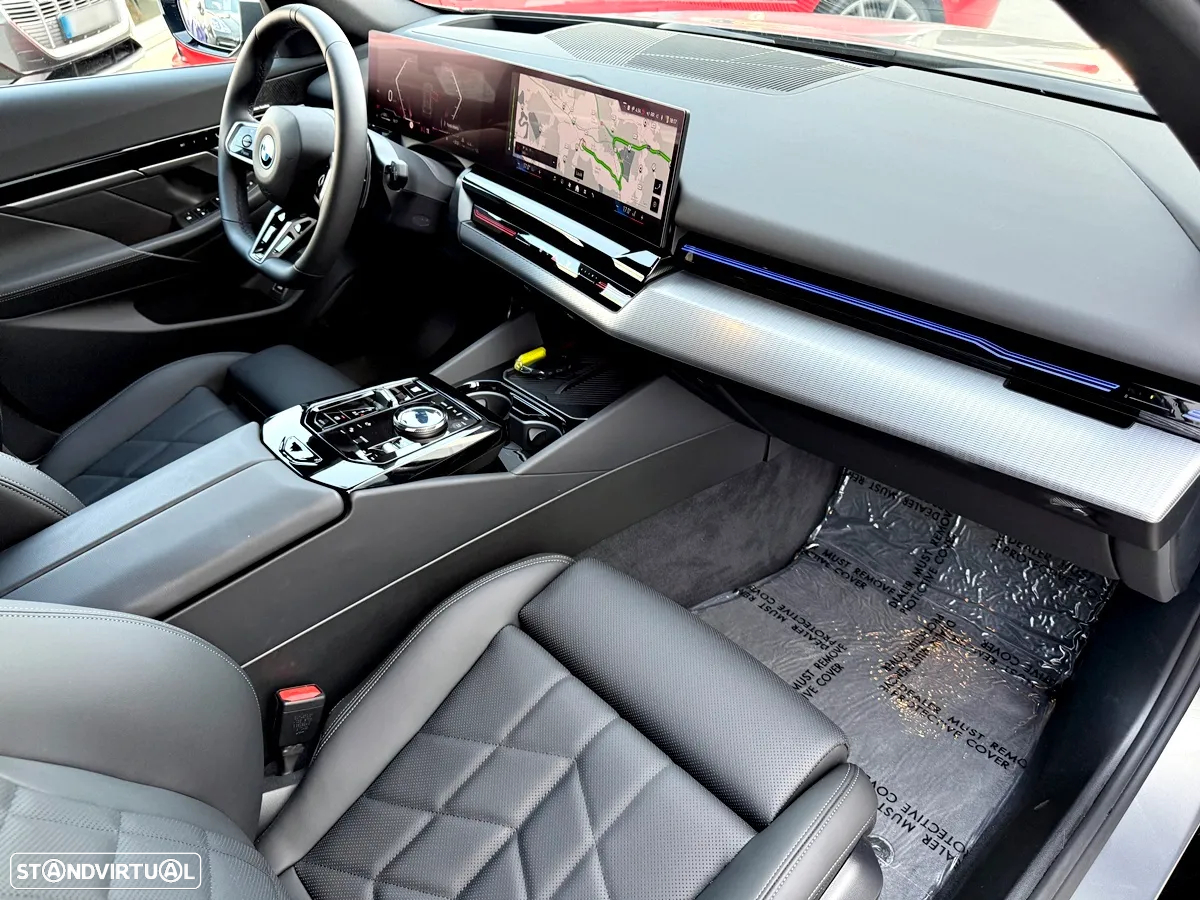 BMW 530 e Pack Desportivo M Pro - 27
