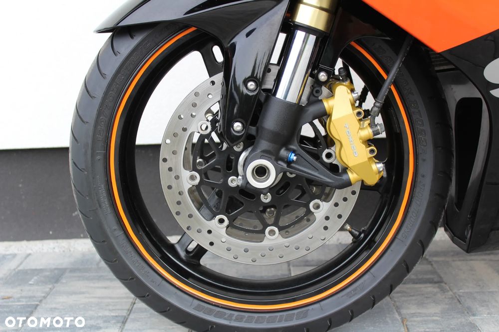 Suzuki GSX-R - 16