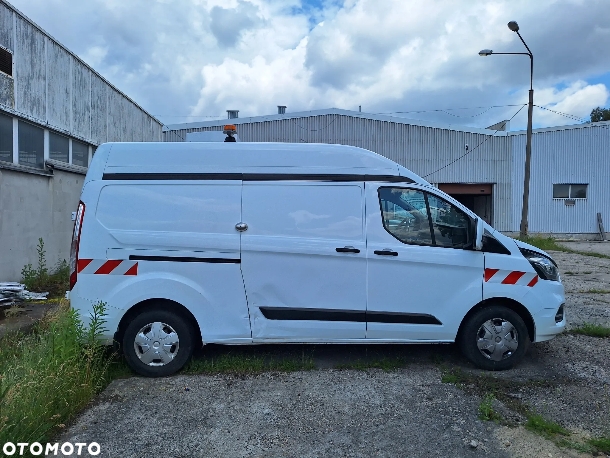 Ford TRANSIT CUSTOM L2H2 2.0 ECOBLUE 130 TREND BUSINESS - 2