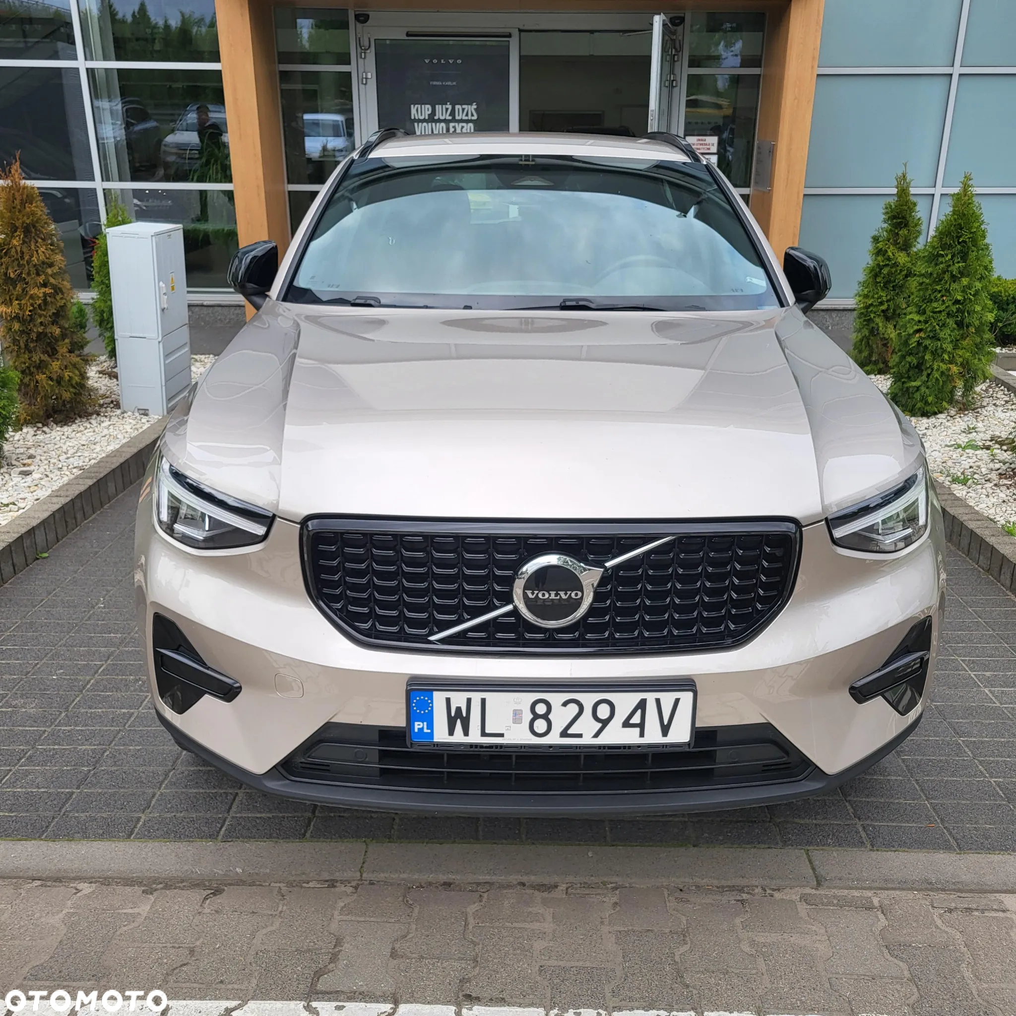 Volvo XC 40 B3 Plus Dark - 4