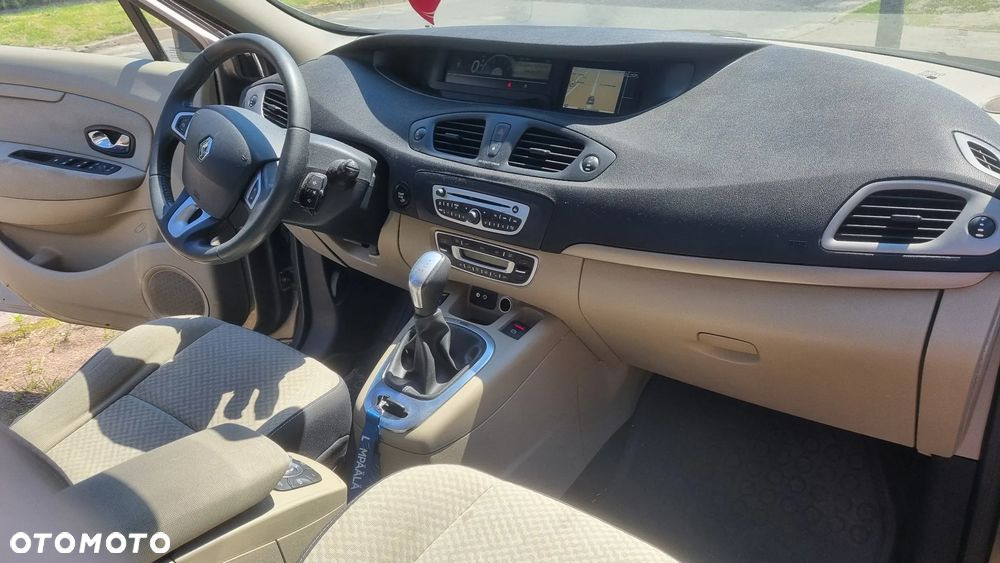 Renault Scenic 1.5dCi TomTom Edition EDC - 10