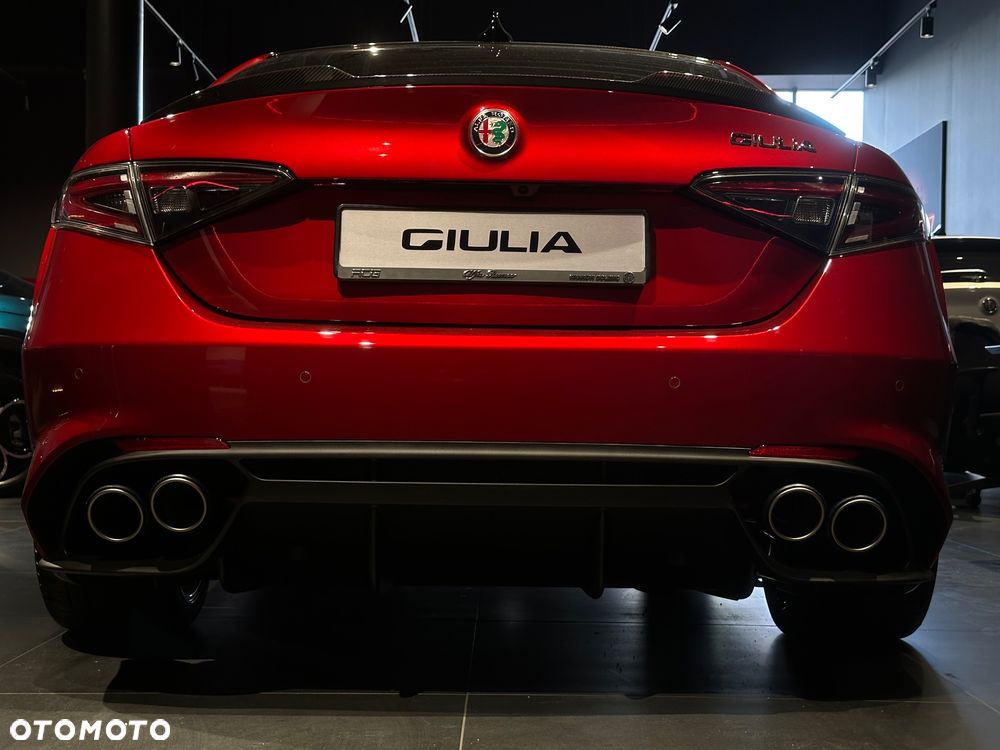 Alfa Romeo Giulia - 8