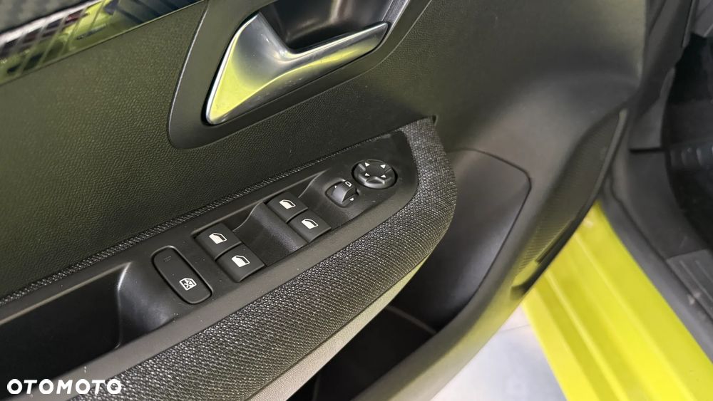 Peugeot 208 1.2 PureTech Style S&S - 13