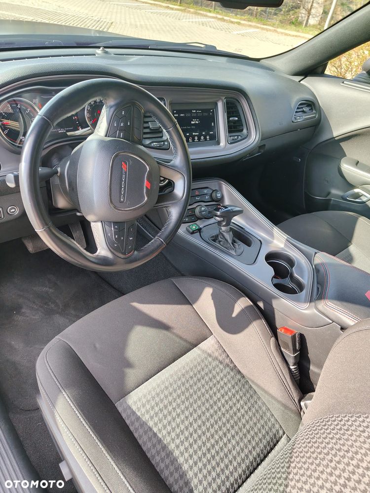 Dodge Challenger - 19