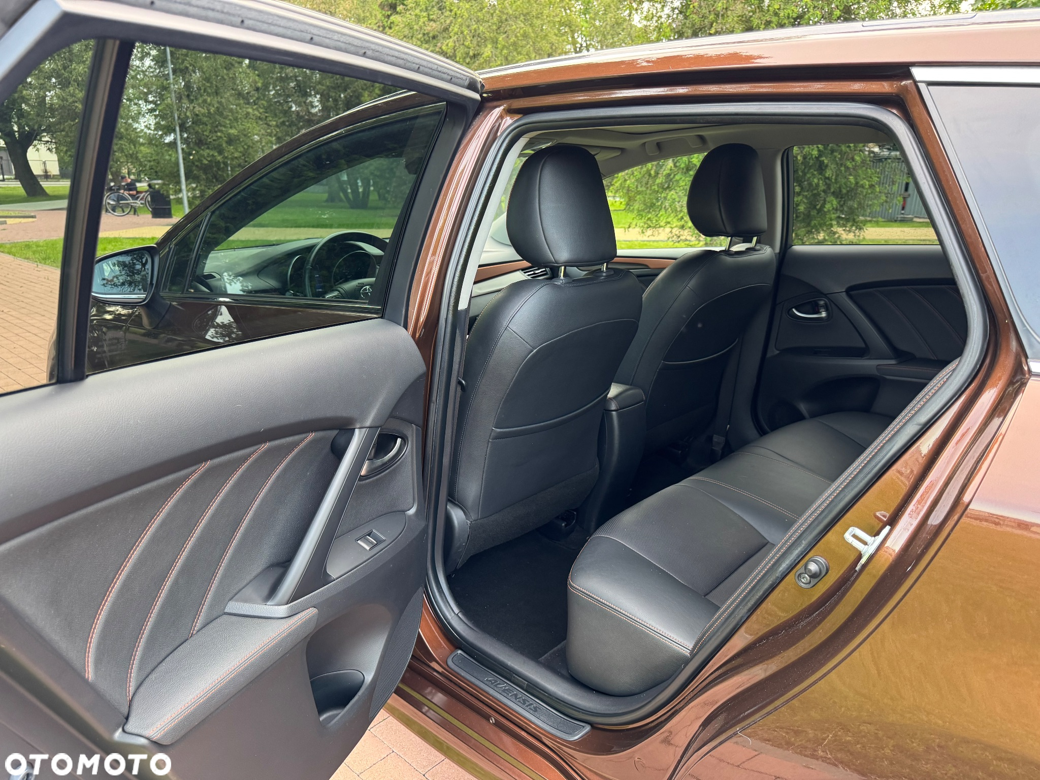 Toyota Avensis 2.0 D-4D Prestige - 35