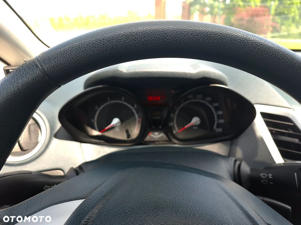 Ford Fiesta 1.25 Trend Edition - 14