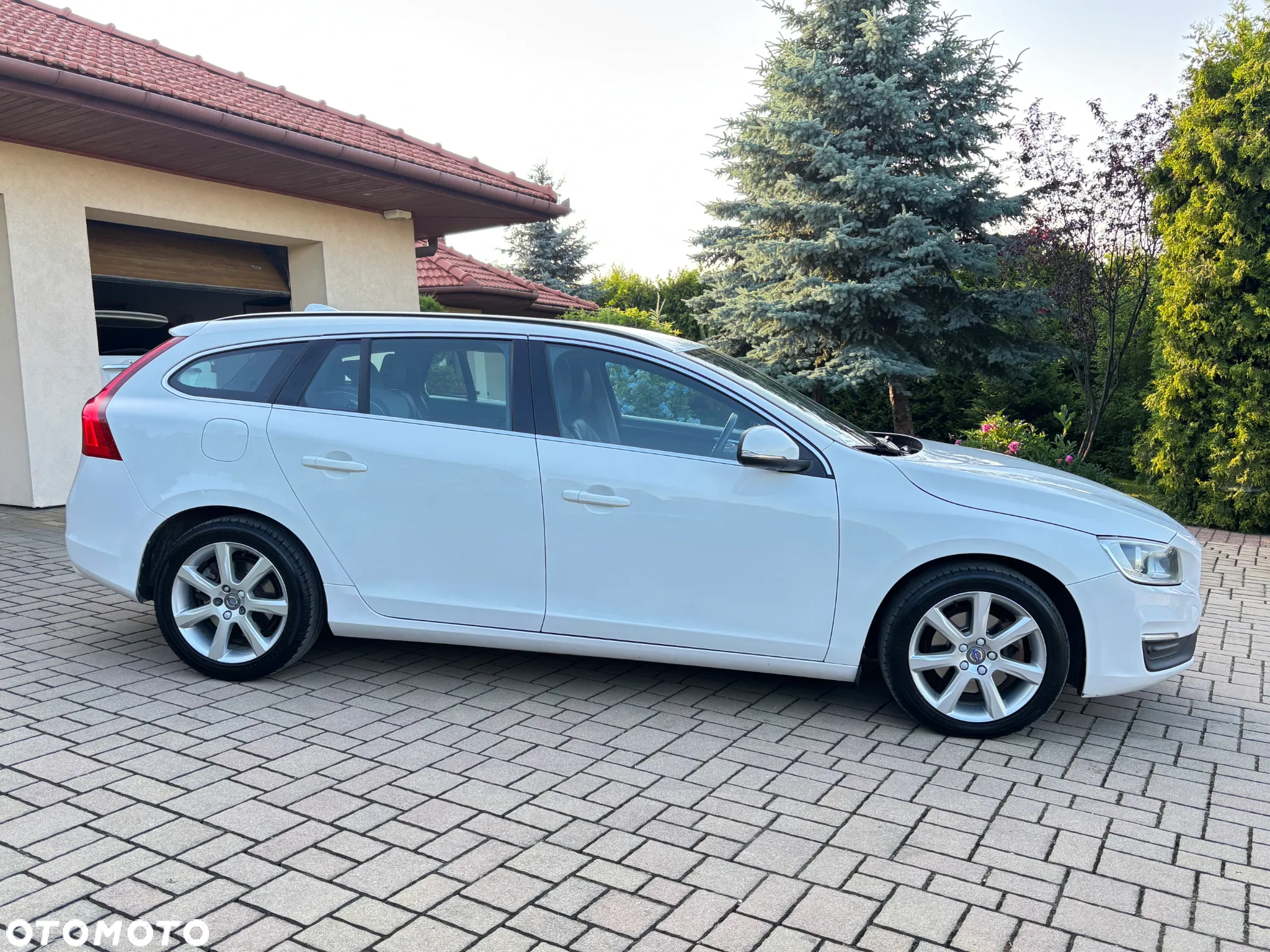 Volvo V60 D3 AWD Momentum - 6
