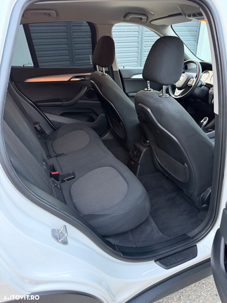 BMW X1 sDrive20d AT - 12