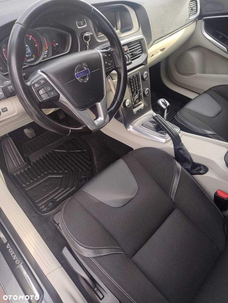 Volvo V40 - 2