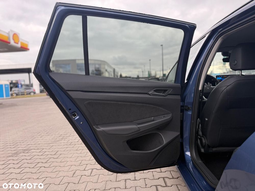 Volkswagen Golf Variant 1.5 eTSI mHEV Life Plus DSG - 33