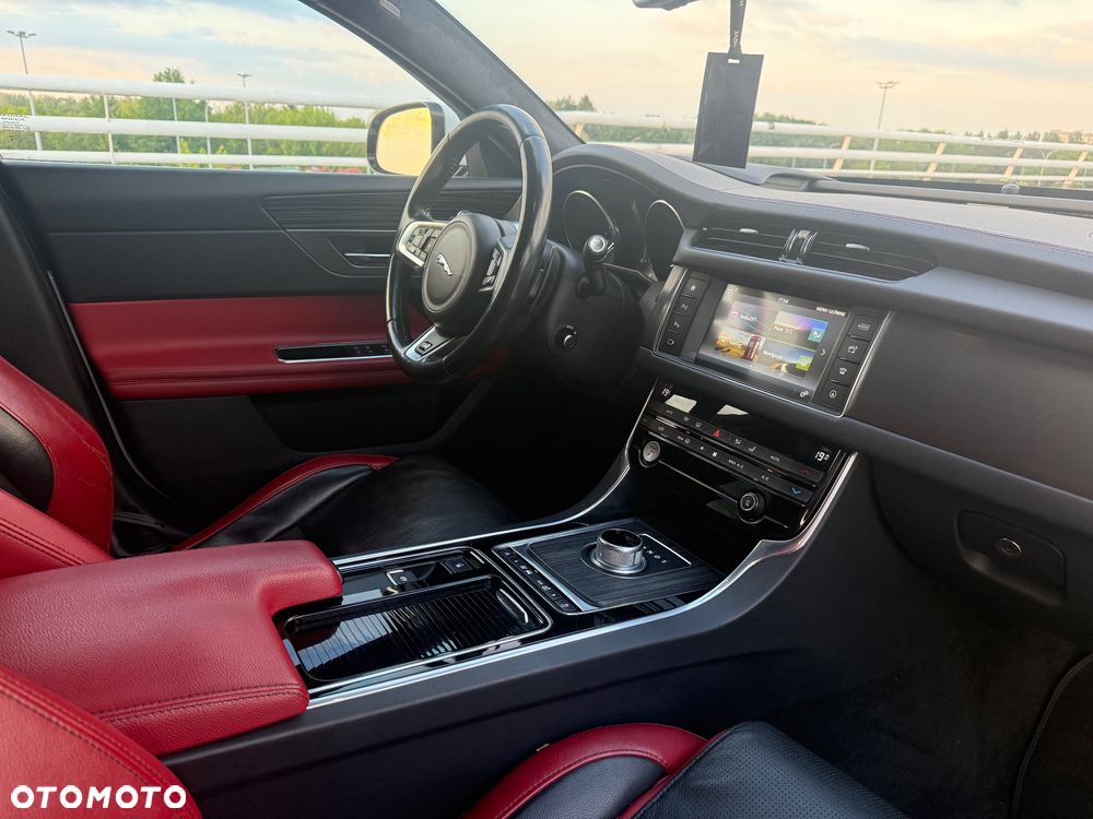 Jaguar XF 3.0 V6 AWD S - 14