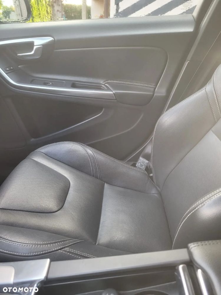 Volvo V60 D3 Drive-E R-Design Kinetic - 11