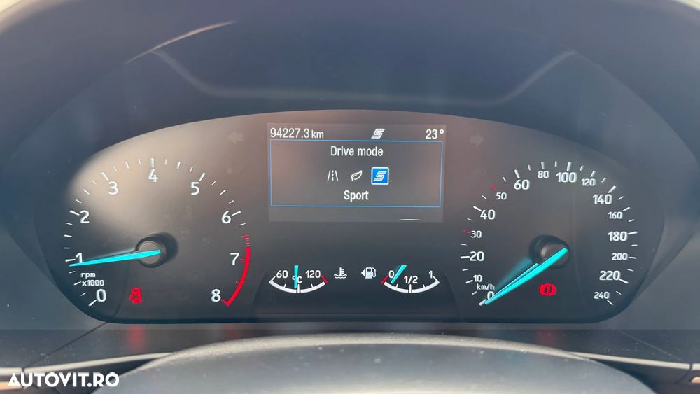 Ford Focus 1.0 EcoBoost Titanium - 27