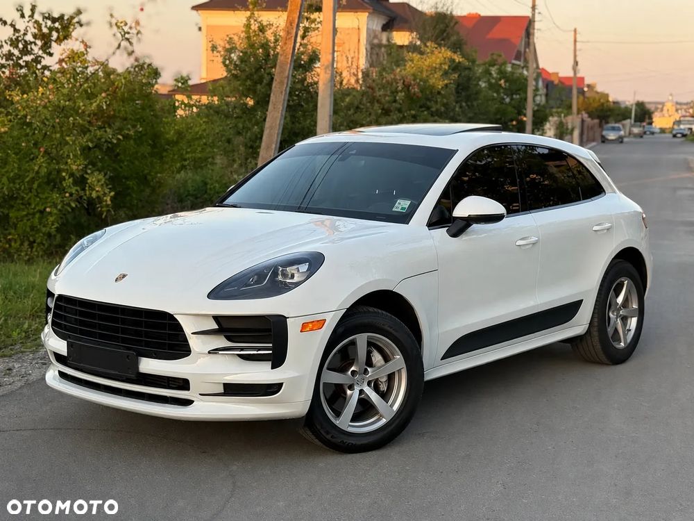 Porsche Macan - 1