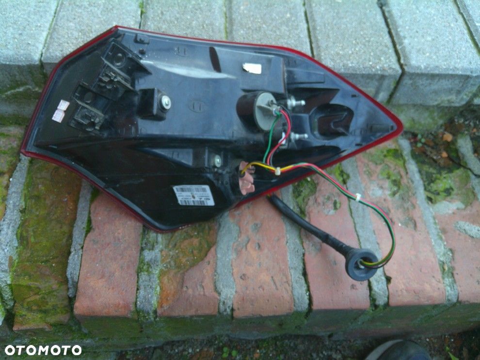 HYUNDAI I20 II 14- LEWA TYLNA LAMPA ORYGINAŁ 92401C8000 - 2