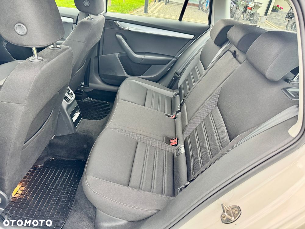 Skoda Octavia 1.6 TDI Ambition - 11