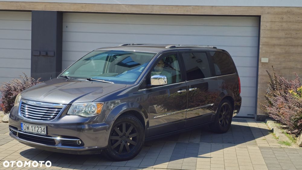 Chrysler Town & Country 3.6 Limited - 8
