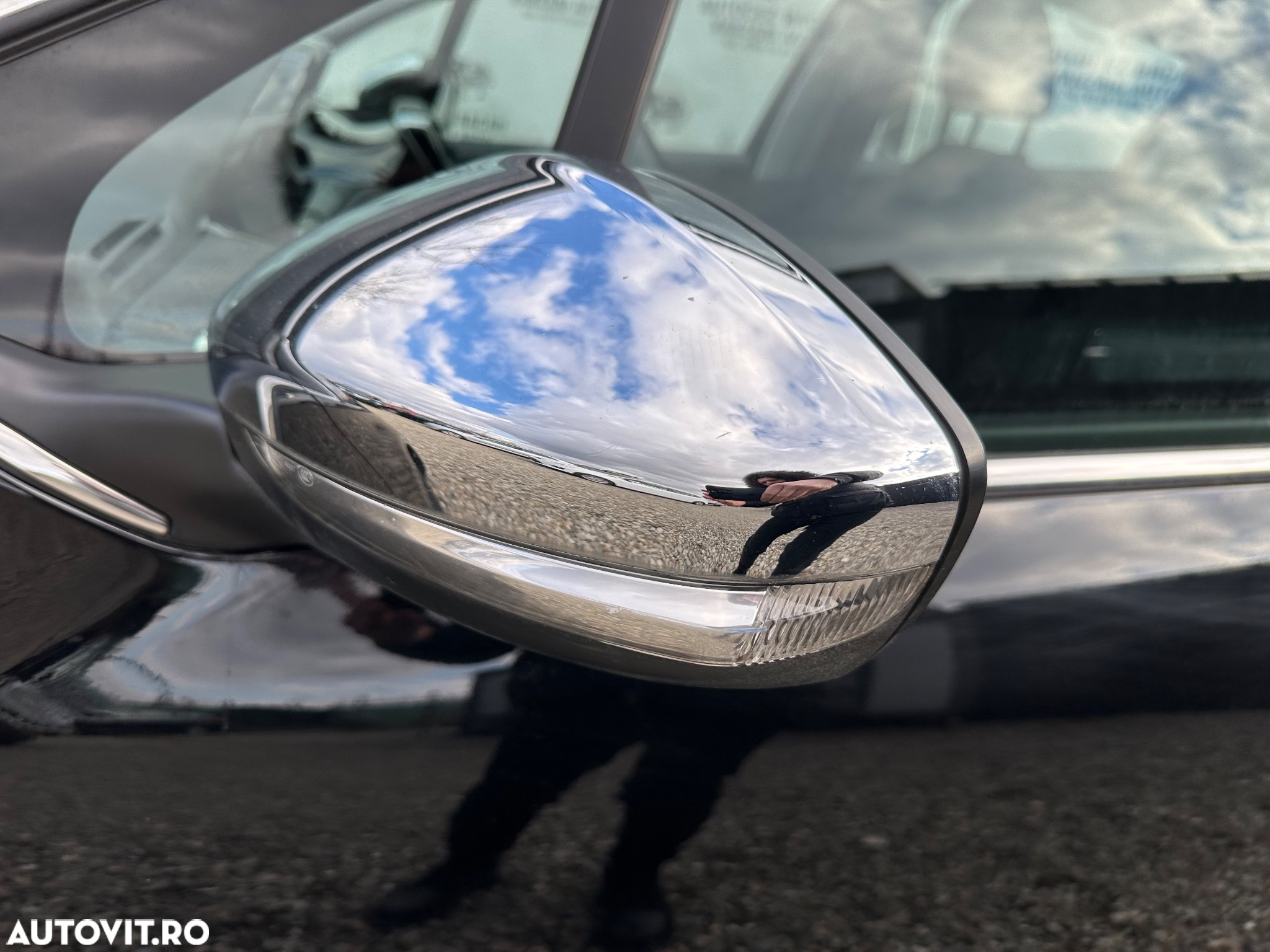 Peugeot 208 - 36