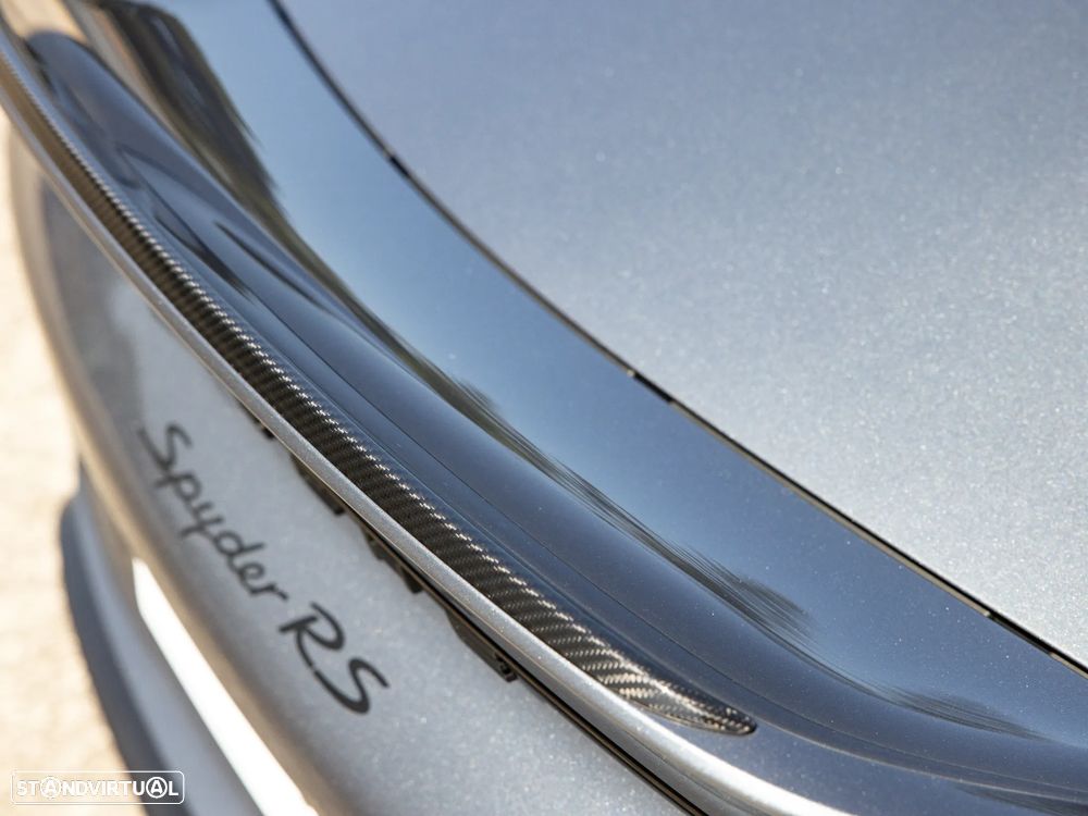 Porsche 718 Spyder - 36