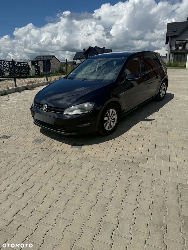 Volkswagen Golf - 1
