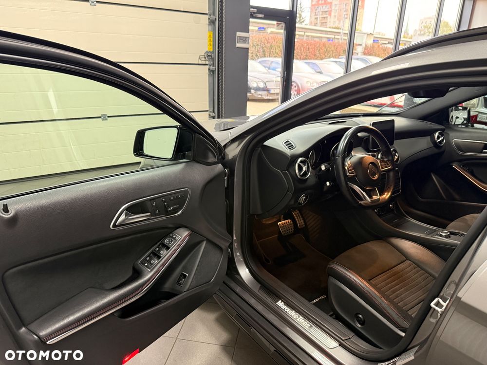 Mercedes-Benz GLA 250 4-Matic - 10