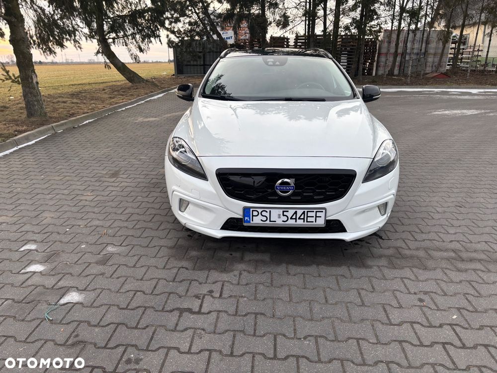 Volvo V40 Cross Country - 1