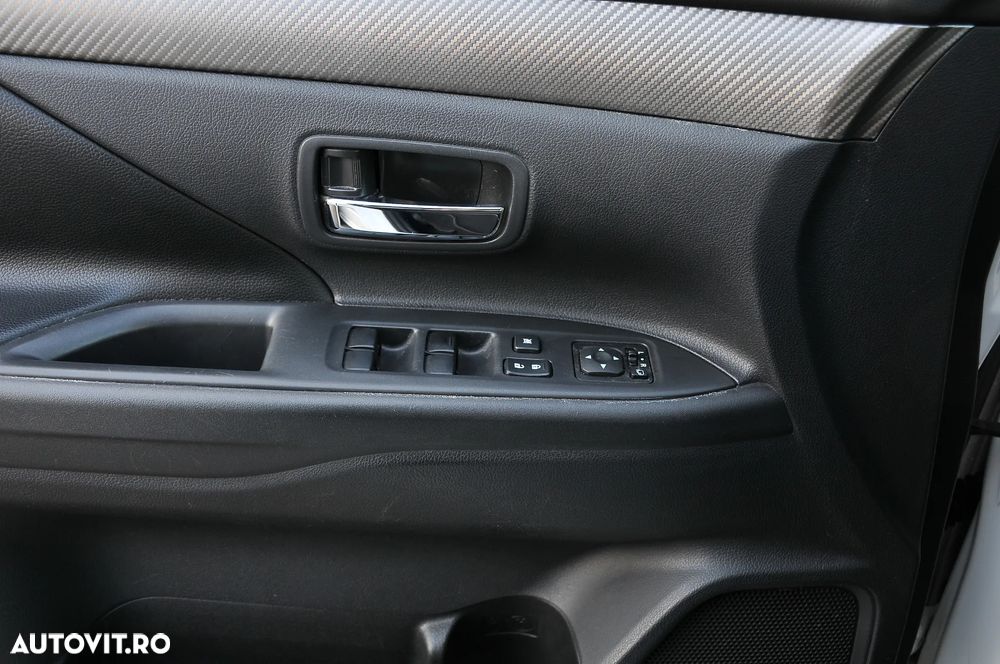 Mitsubishi Outlander 2.2 DI-D 4WD Intense - 21