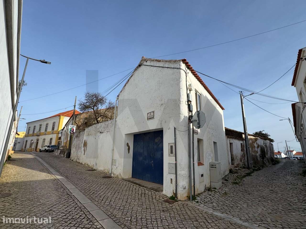 Armazém com quintal passivel de converter em habitação. - Grande imagem: 2/14