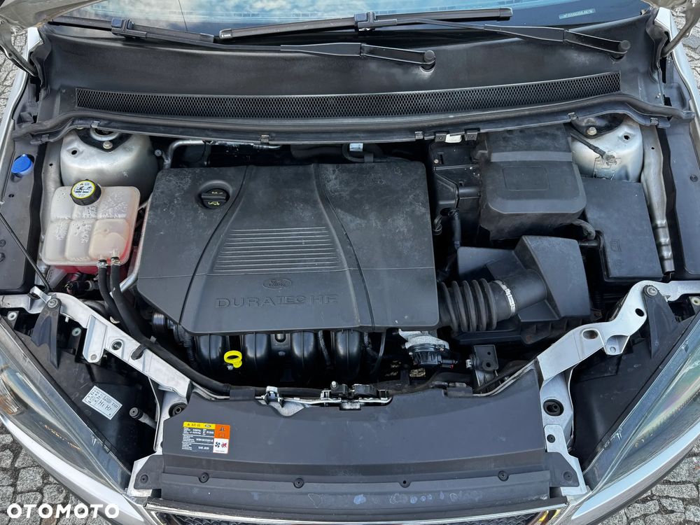 Ford Focus 2.0 16V Sport - 37