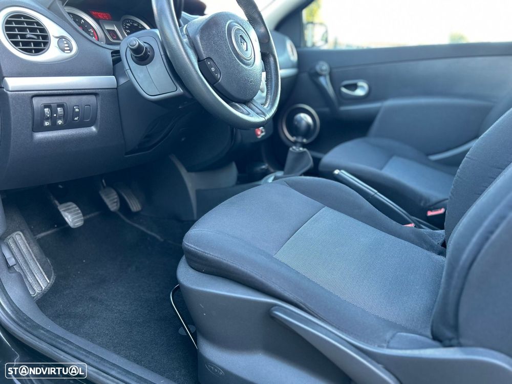 Renault Clio 1.5 dCi Dynamique S - 14