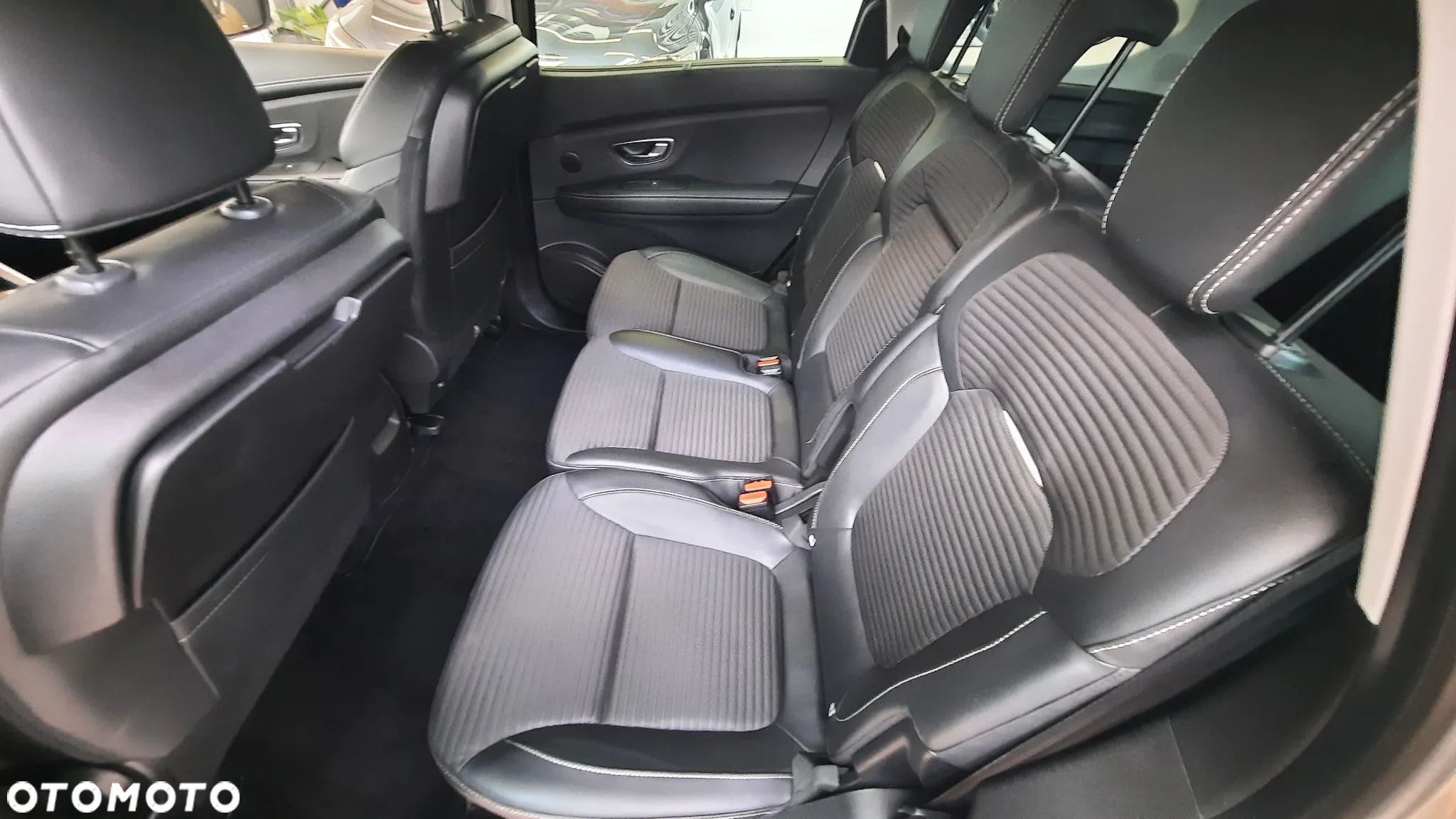 Renault Grand Scenic - 8