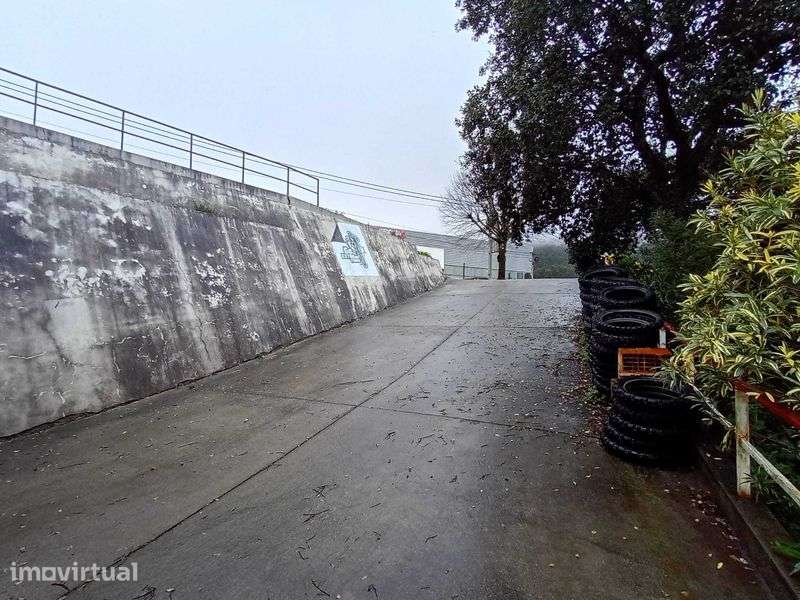 Armazém c/ logradouro em Zona Industrial - Grande imagem: 2/4