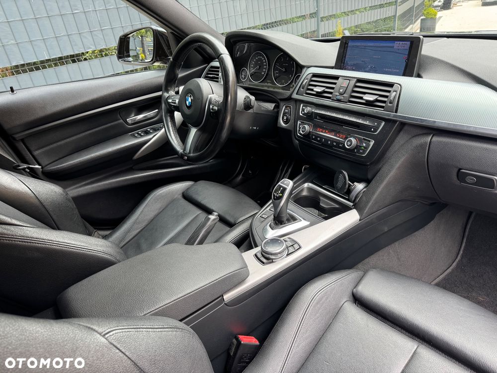 BMW Seria 3 320d xDrive Sport - 30