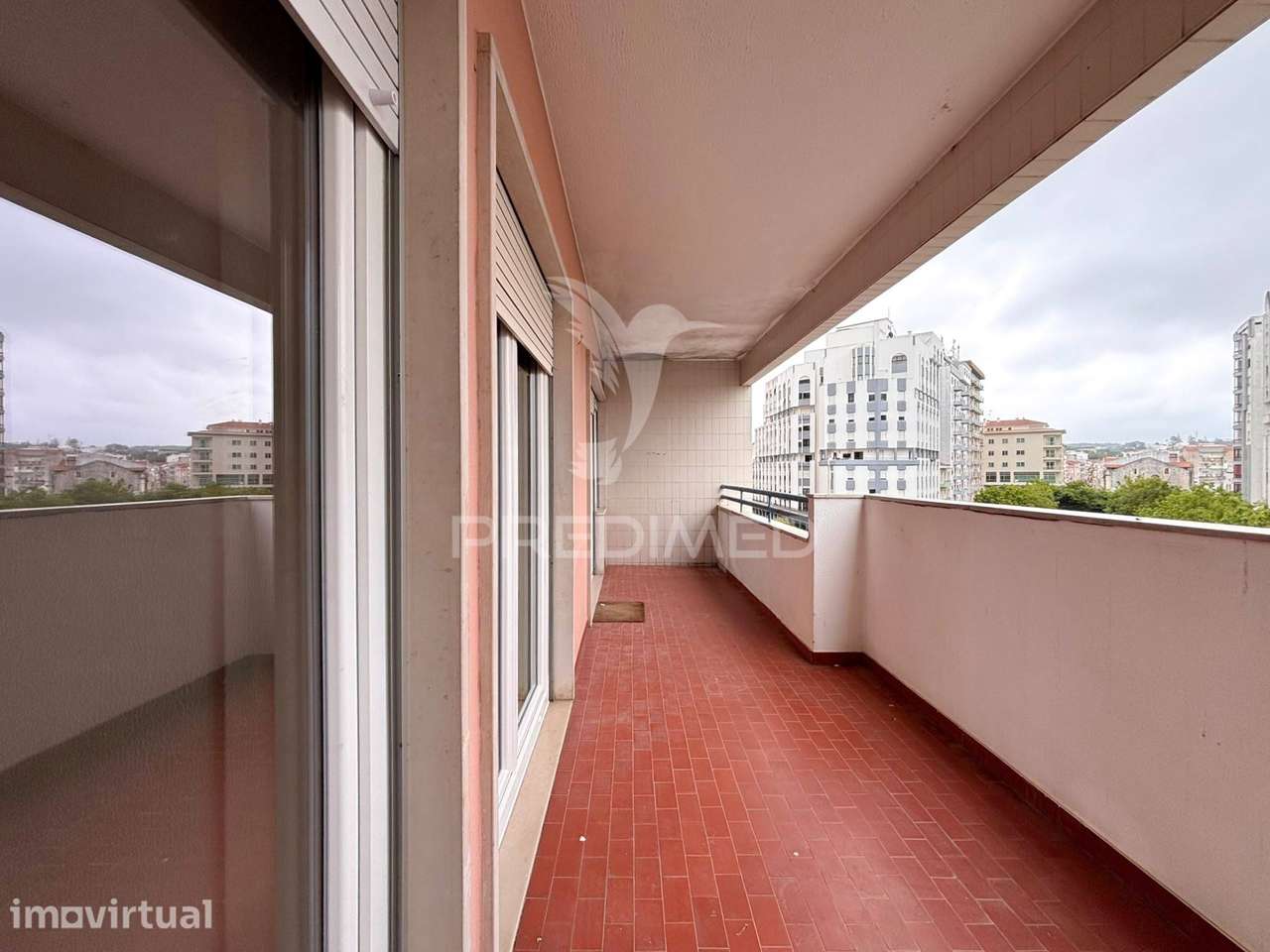 Apartamento T3 central para arrendamento - Grande imagem: 4/26