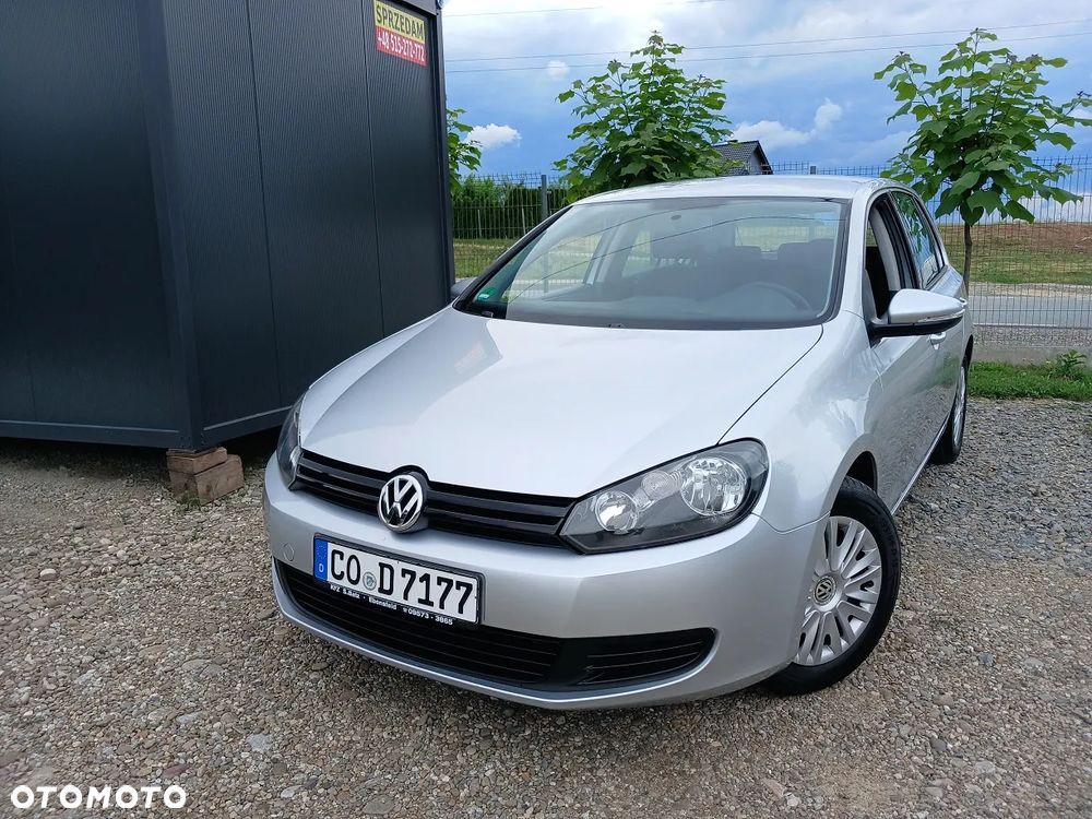 Volkswagen Golf - 1
