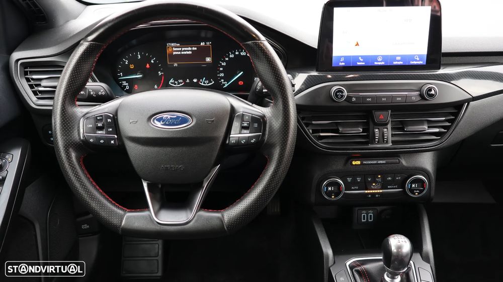 Ford Focus SW 1.5 TDCi EcoBlue ST-Line - 19