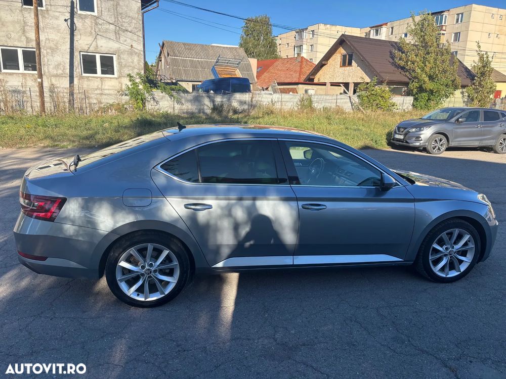 Skoda Superb 2.0 TDI DSG Style - 3