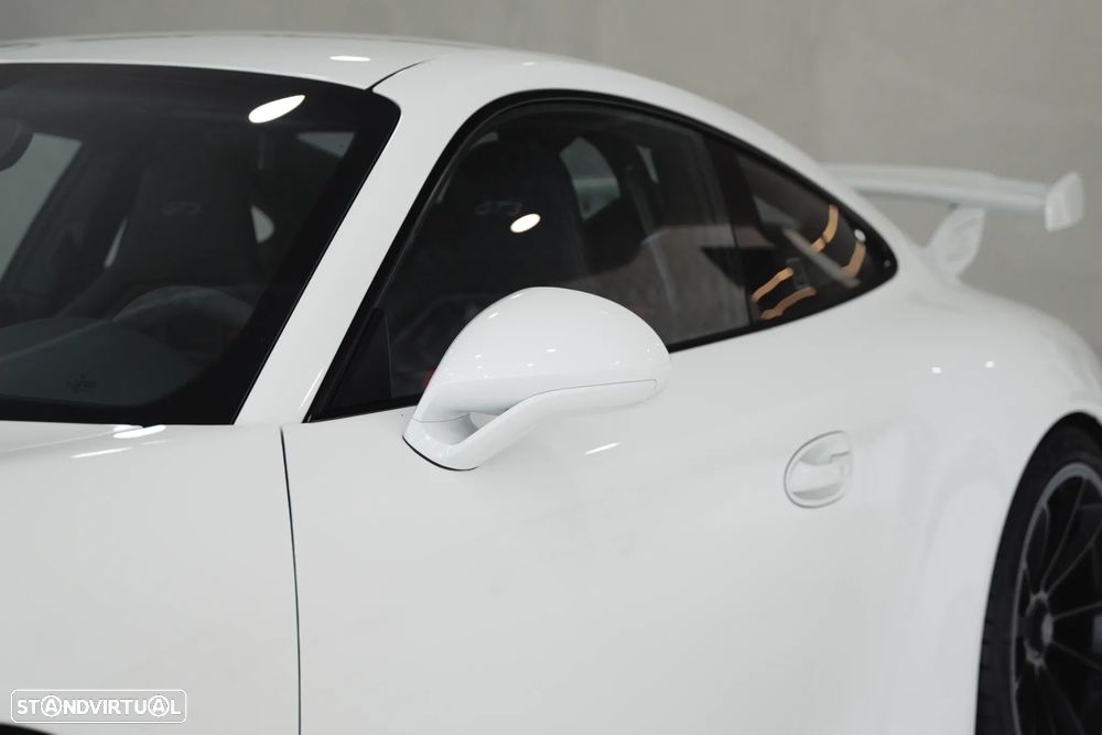Porsche 911 Série F - 11