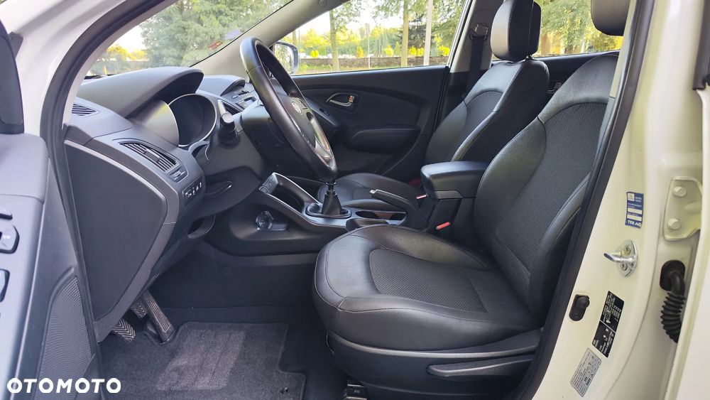 Hyundai ix35 blue 1.6 2WD Finale - 17