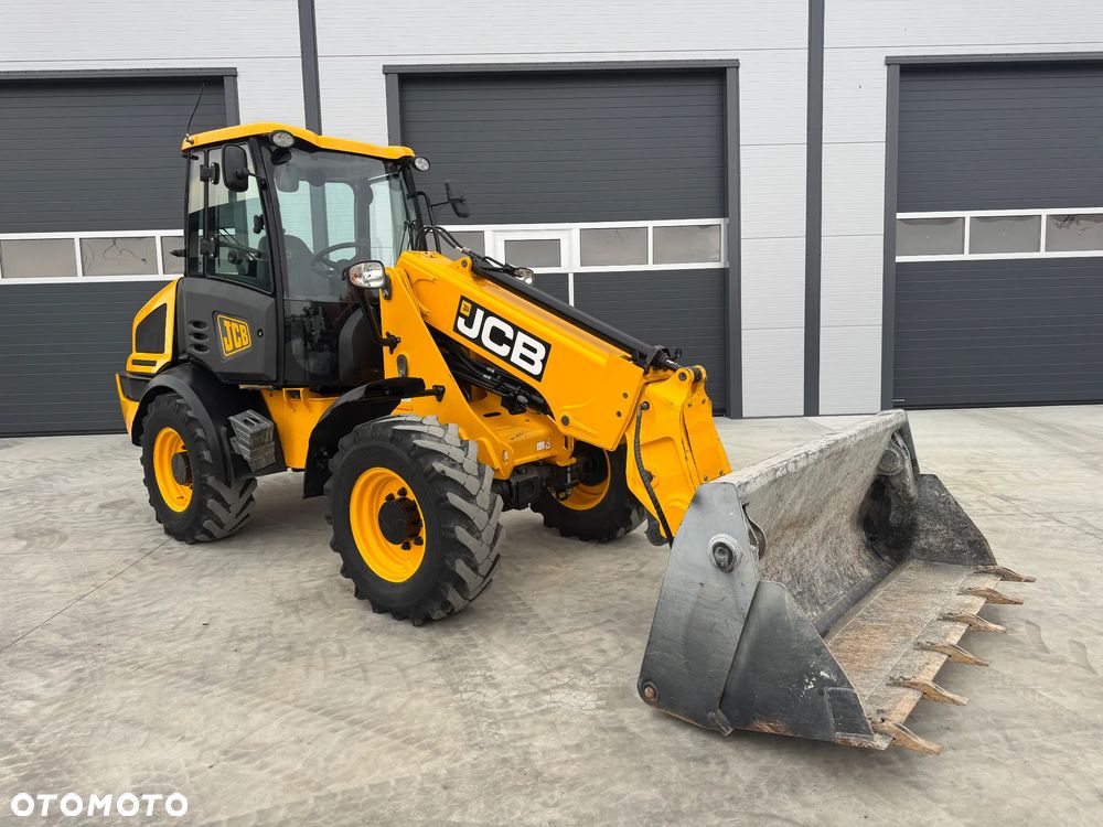JCB ŁADOWARKA TELESKOPOWA TM220 T4A STAN JAK NOWY - 2
