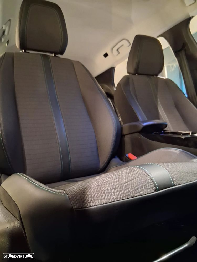 Peugeot 2008 1.5 BlueHDi Allure Pack - 22