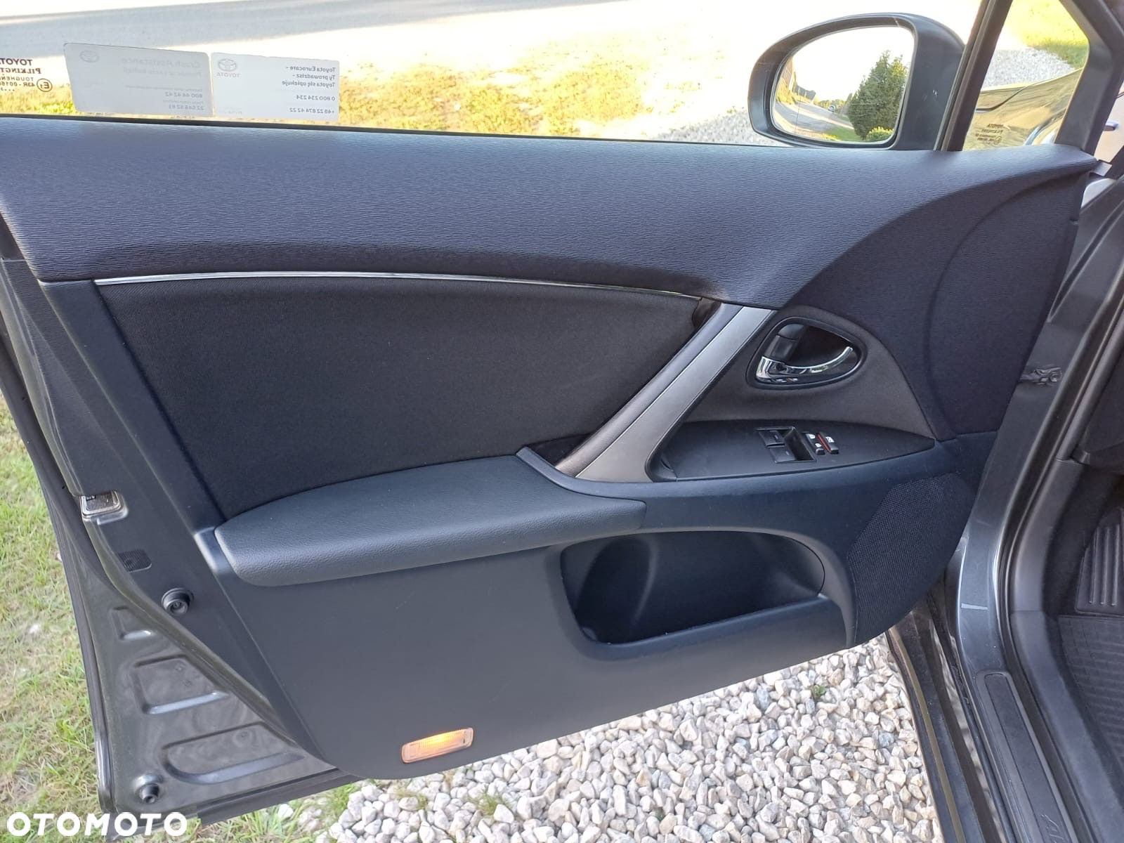 Toyota Avensis 1.8 Premium - 20