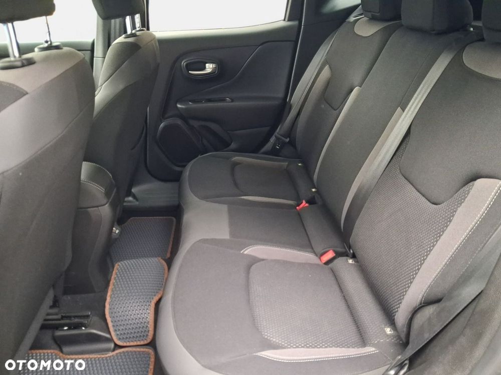 Jeep Renegade - 12