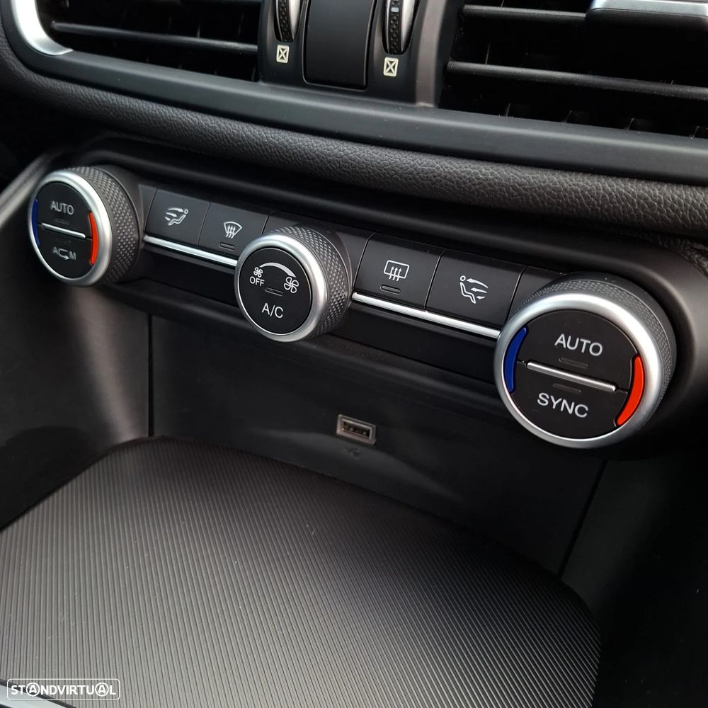 Alfa Romeo Giulia 2.2 D Super AT8 - 17