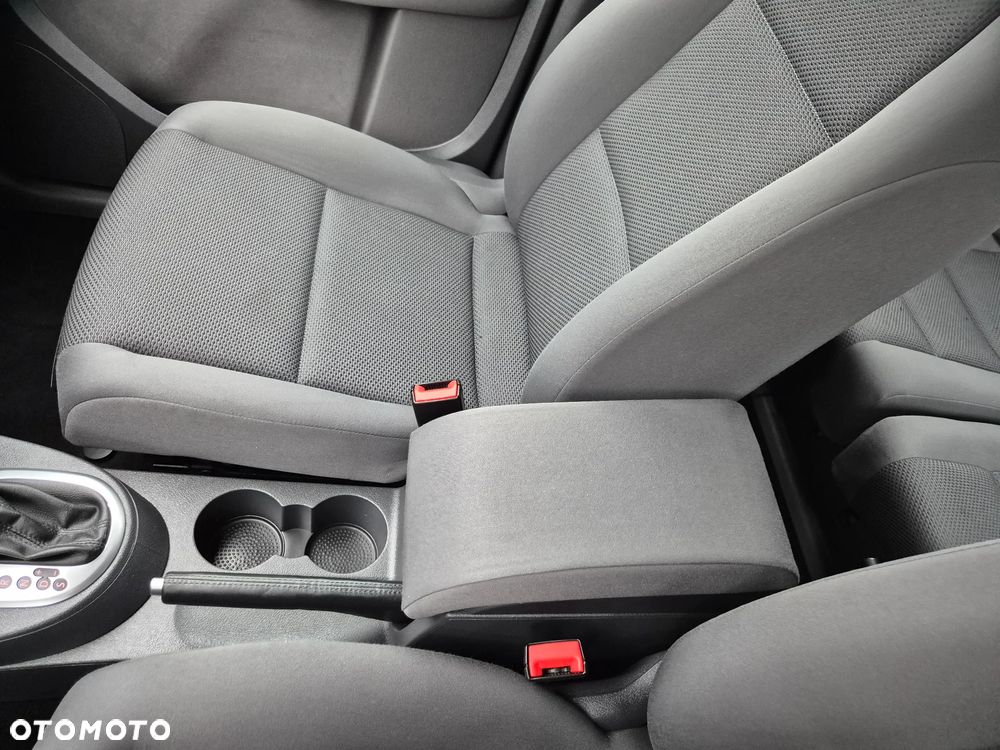 Volkswagen Touran 1.6 TDI DPF BlueMotion Technology DSG Comfortline - 39