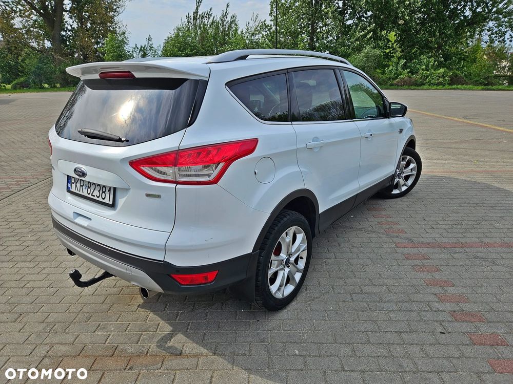 Ford Kuga 1.6 EcoBoost 2x4 Titanium - 3